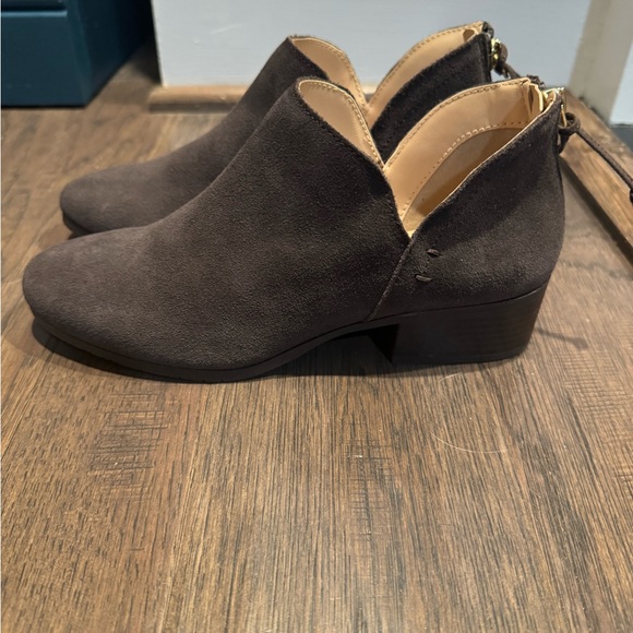 Kenneth Cole Chocolate Suede Ankle Booties - Picture 4 of 7